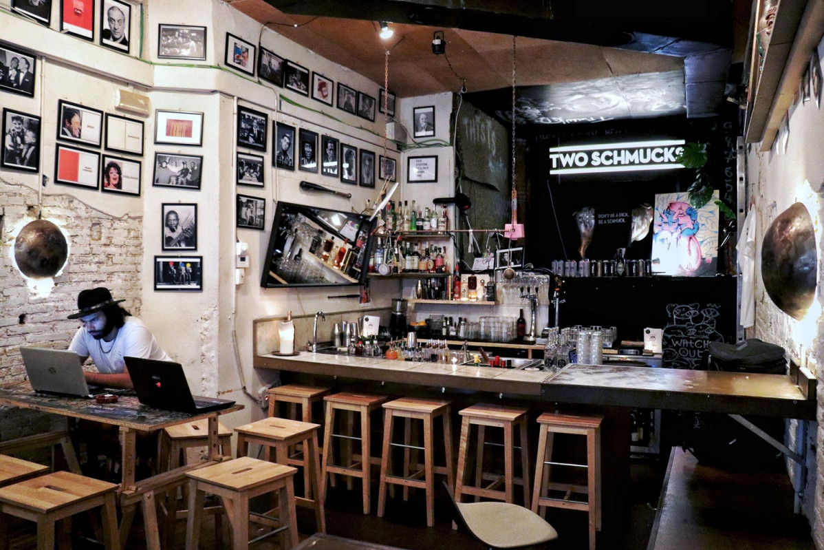 Two Schmucks Barcelona Best Bar Stool