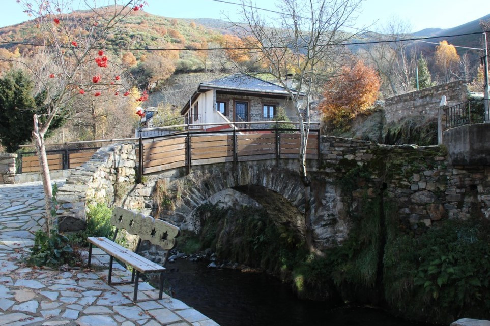 COLINAS DEL CAMPO, Puente medieval