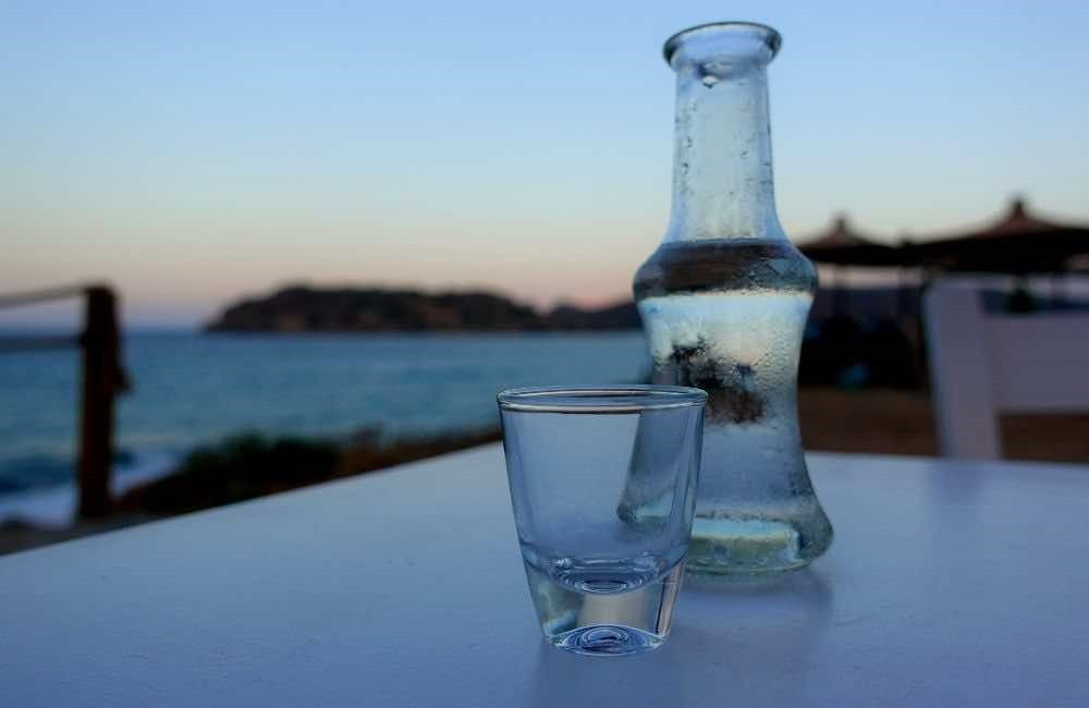 Grecia, botella de Raki