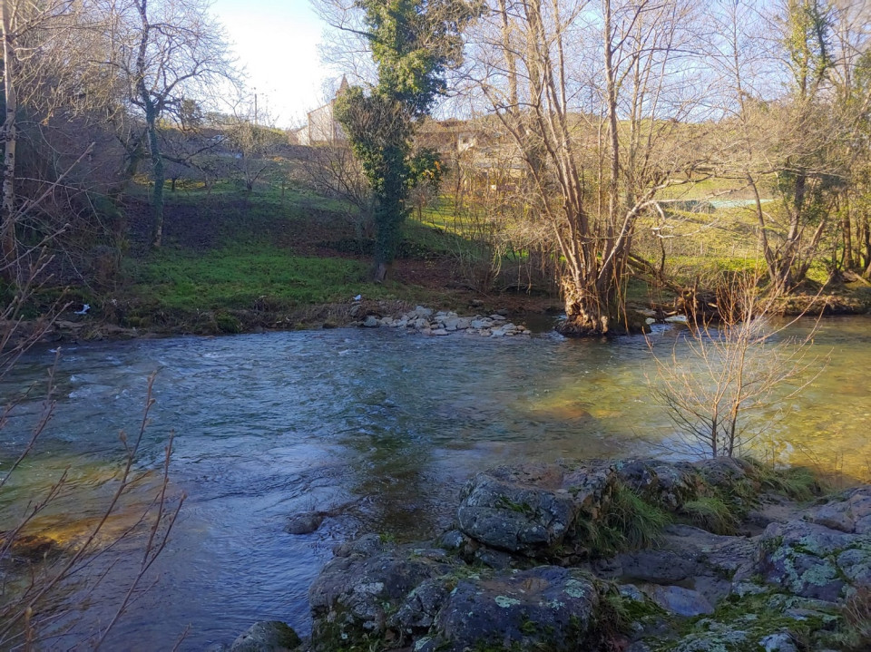 El rio Esva, a su paso por San Pedo de Paredes