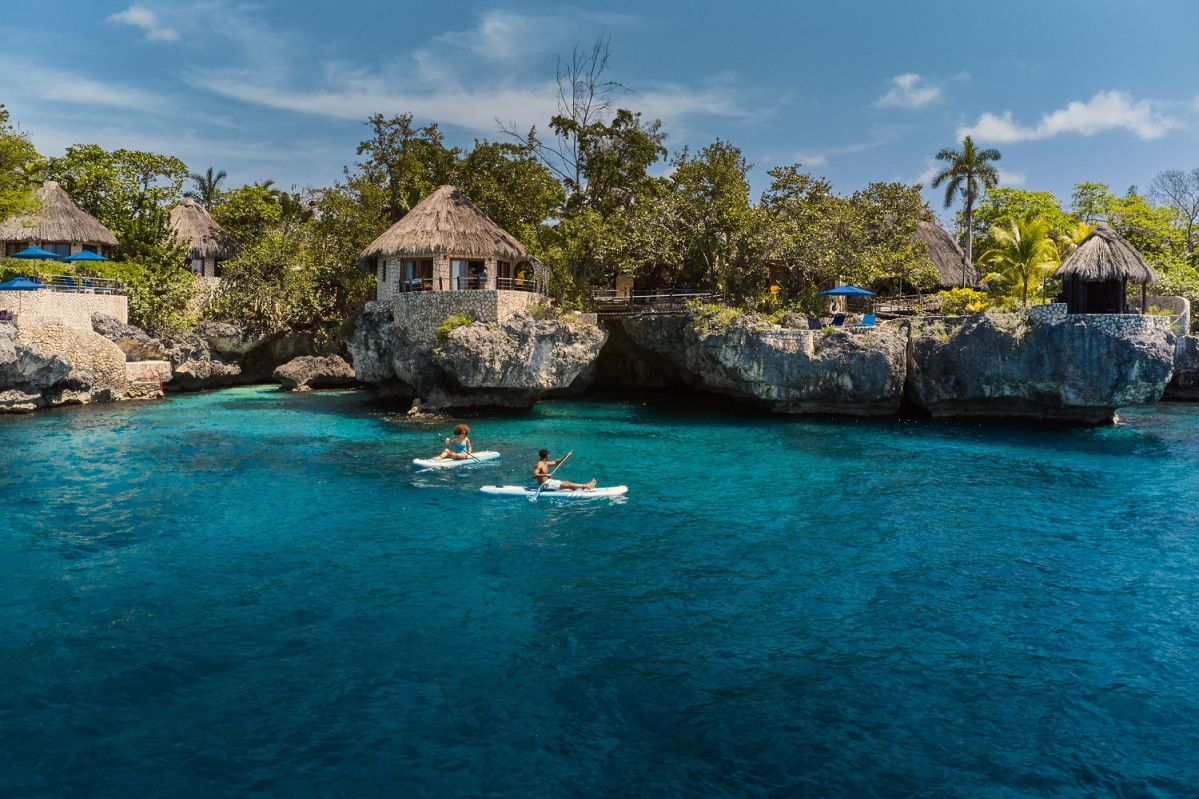 Adventure Rockhouse Hotel Paddleboarding