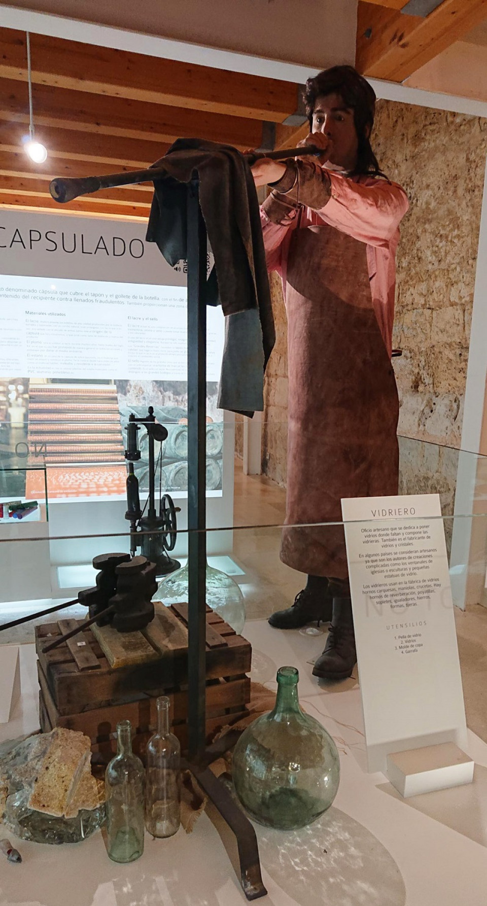 MUSEO PROVINCIAL DEL VINO. Valladolid. Oficios del vino. Vidriero