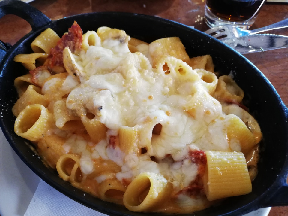 Rigatoni al forno  Ôven Mozzarella