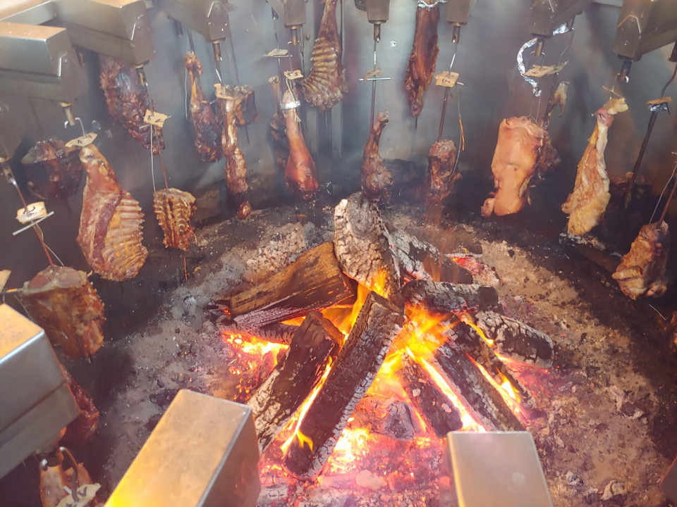 Los corderos a la estaca, la gran aportación del Alto del Nalón, a la gastronomía asturiana