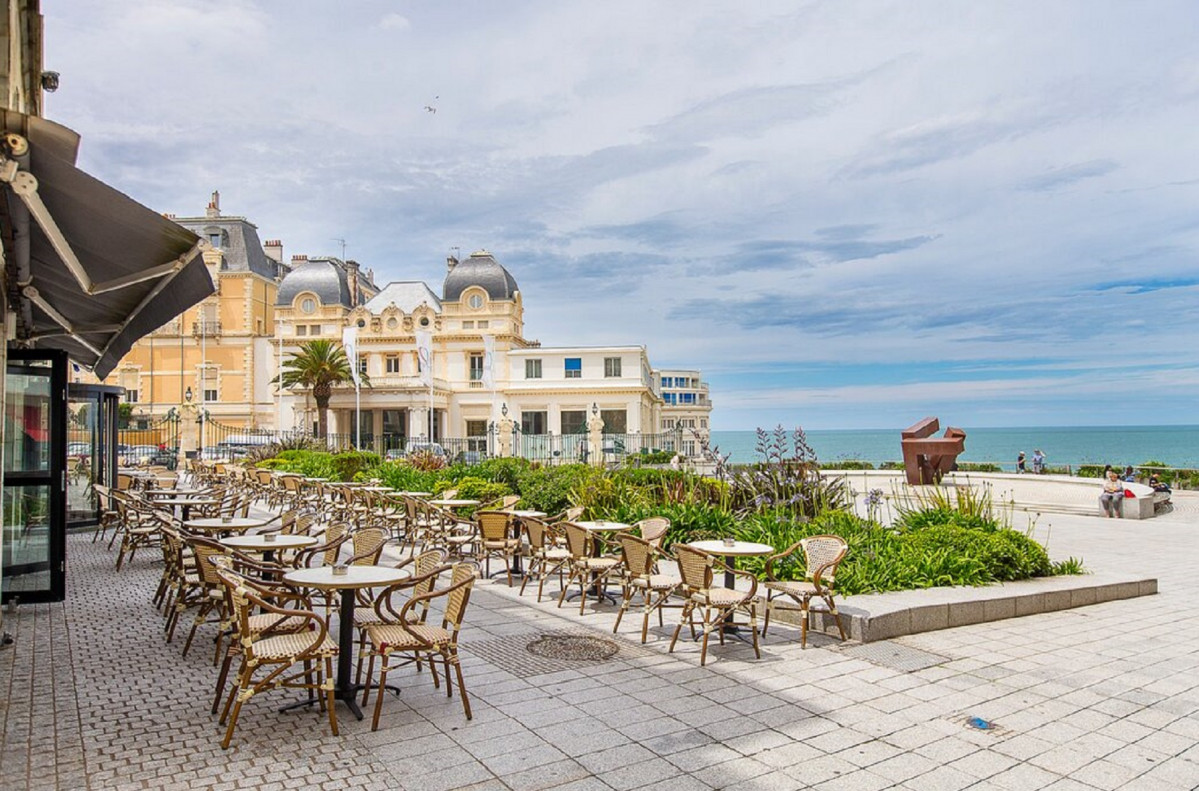 BIARRITZ cafe de paris terrasse 2