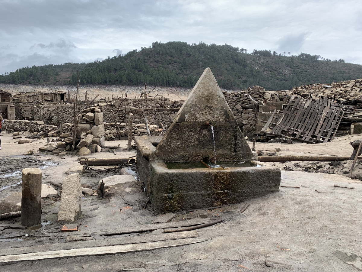 La fuente de Aceredo, donde brota agua de manera continua