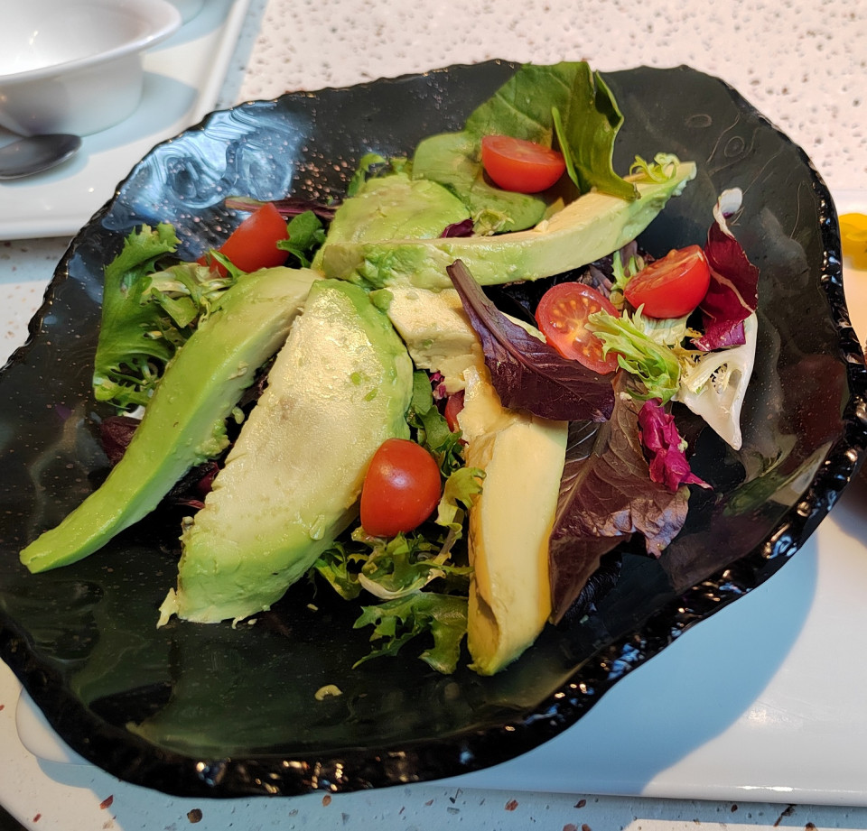 The Eight ensalada aguacate