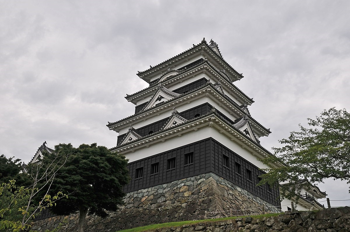 Ozu Castle 10