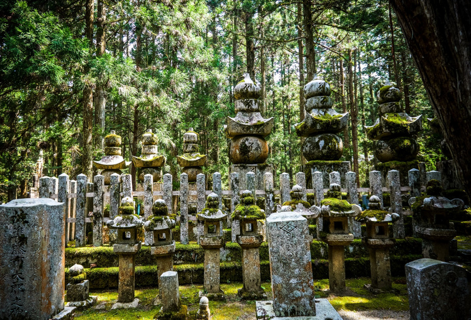 Monte Koya o Koyasan, a las afueras de Osaka, es el lugar más sagrado del budismo Shingon