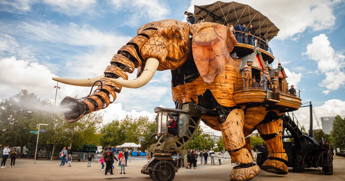 El gran elefante de la Isla de las M  quinas Ciudad de Nantes en Francia 2