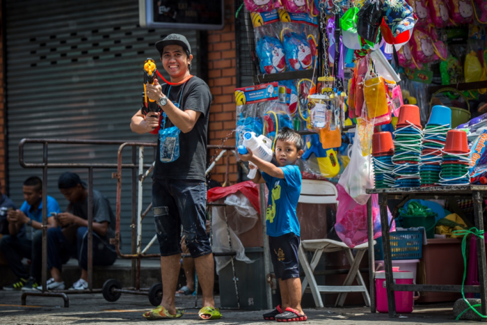 SongkranManandChild e1648819308212
