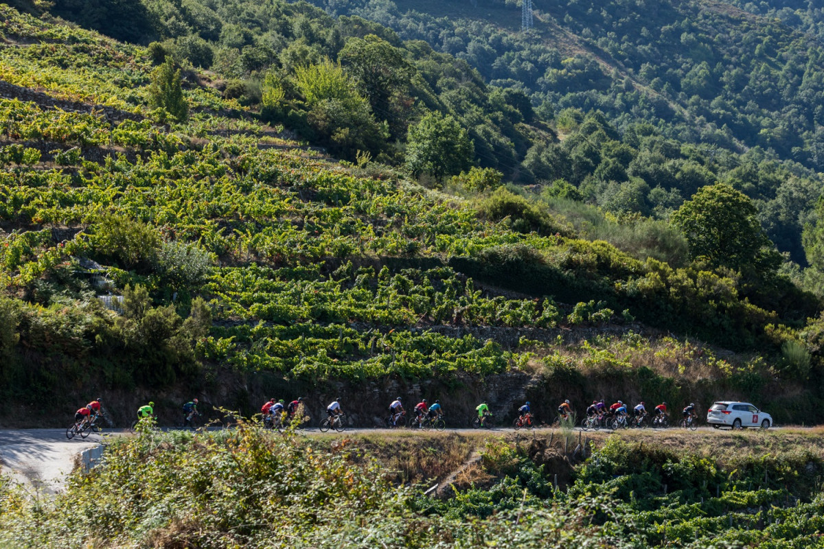 Imaxe da primeira ediciu00f3n da marcha cicloturista pola Ribeira Sacra organizada polo Inorde