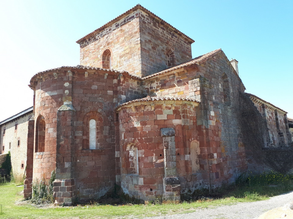 Exterior de la Iglesia de Santa María de Mave, Palencia