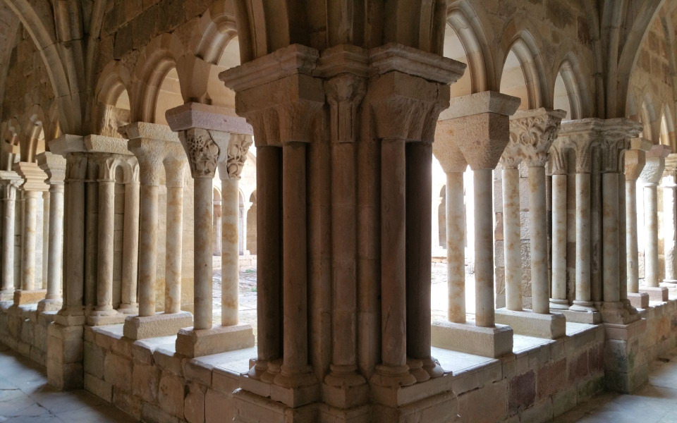 Claustro Monasterio Santa María la Real de Aguilar de Campoo en Palencia