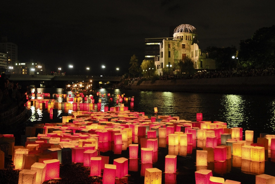 Linternas de papeles flotantes, Hiroshima, @Convention & Visitors Bureau