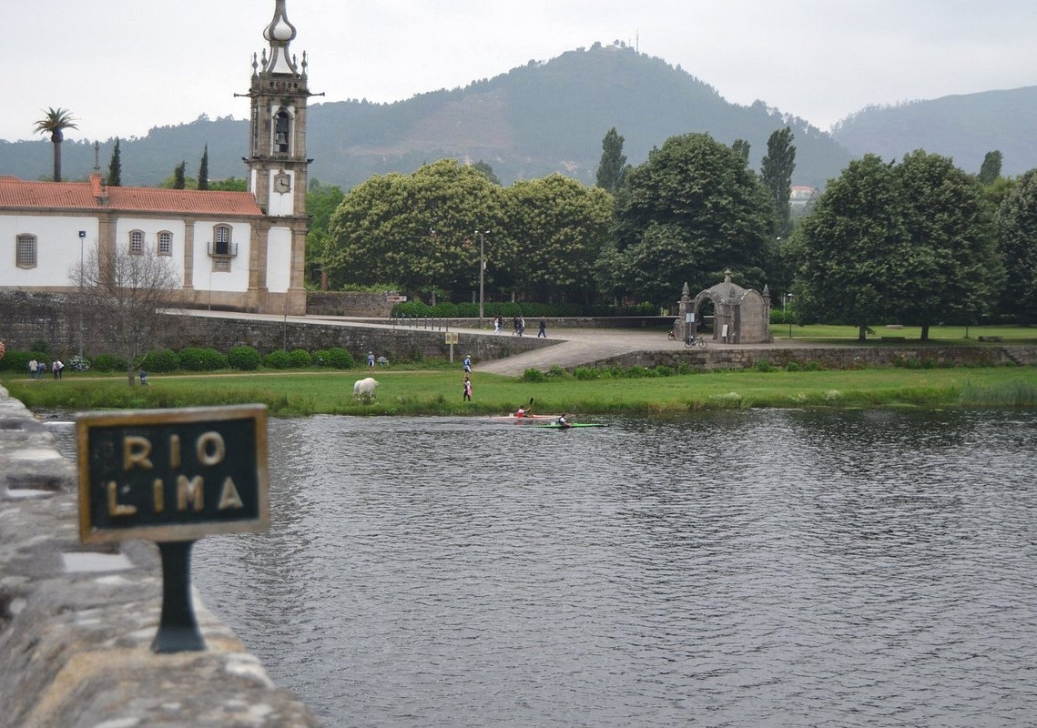 Ponte de Lima, vista de la Iglesia de Santo Antonio y la Capilla del Angel