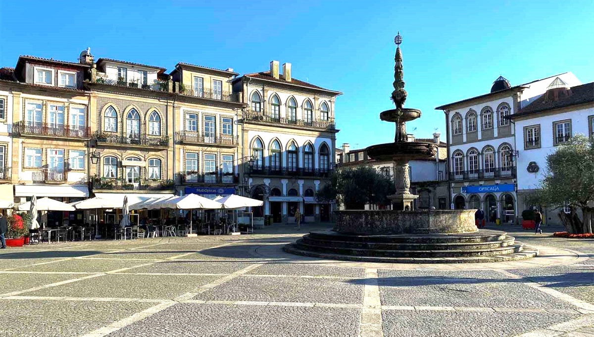 Ponte de Lima, Largo de Camoes