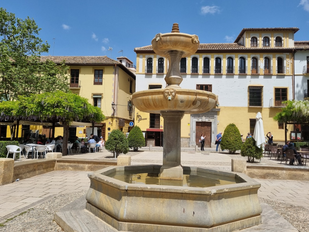 Granada, FUENTE DEL PASEO DE LOS TRISTES