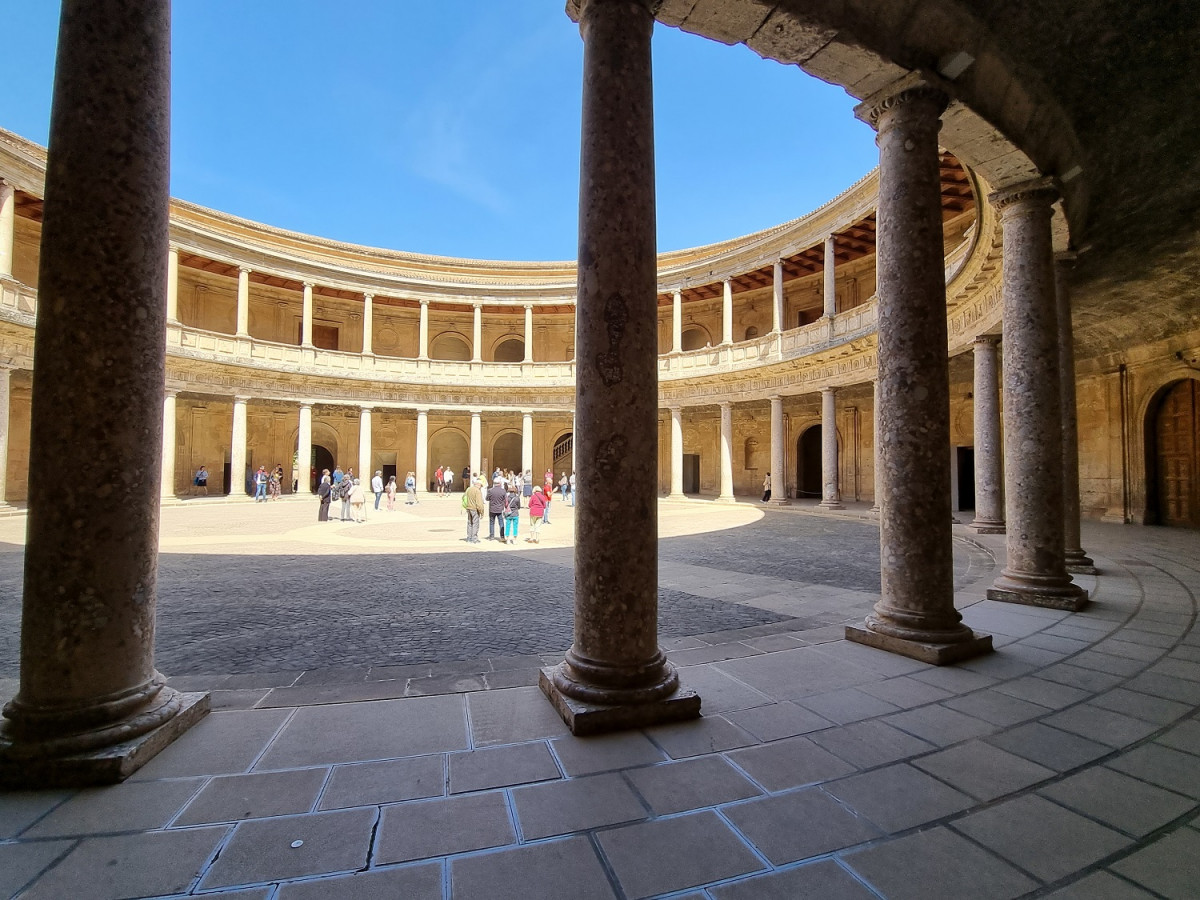 Granada, PALACIO DE CARLOS V
