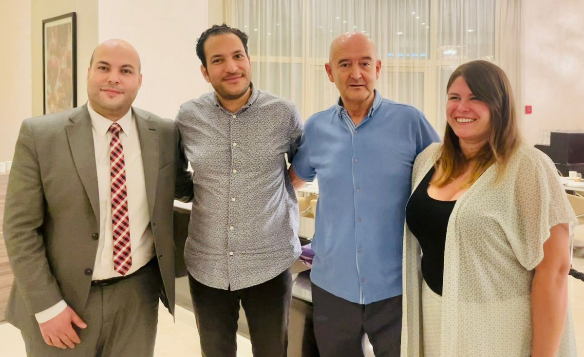 Mohamed Saber, director del hotel El Tahir Stenberger junto a Attia Yamani, Tomás Rodríguez Arteaga y Patricia Rouco Piñeiro