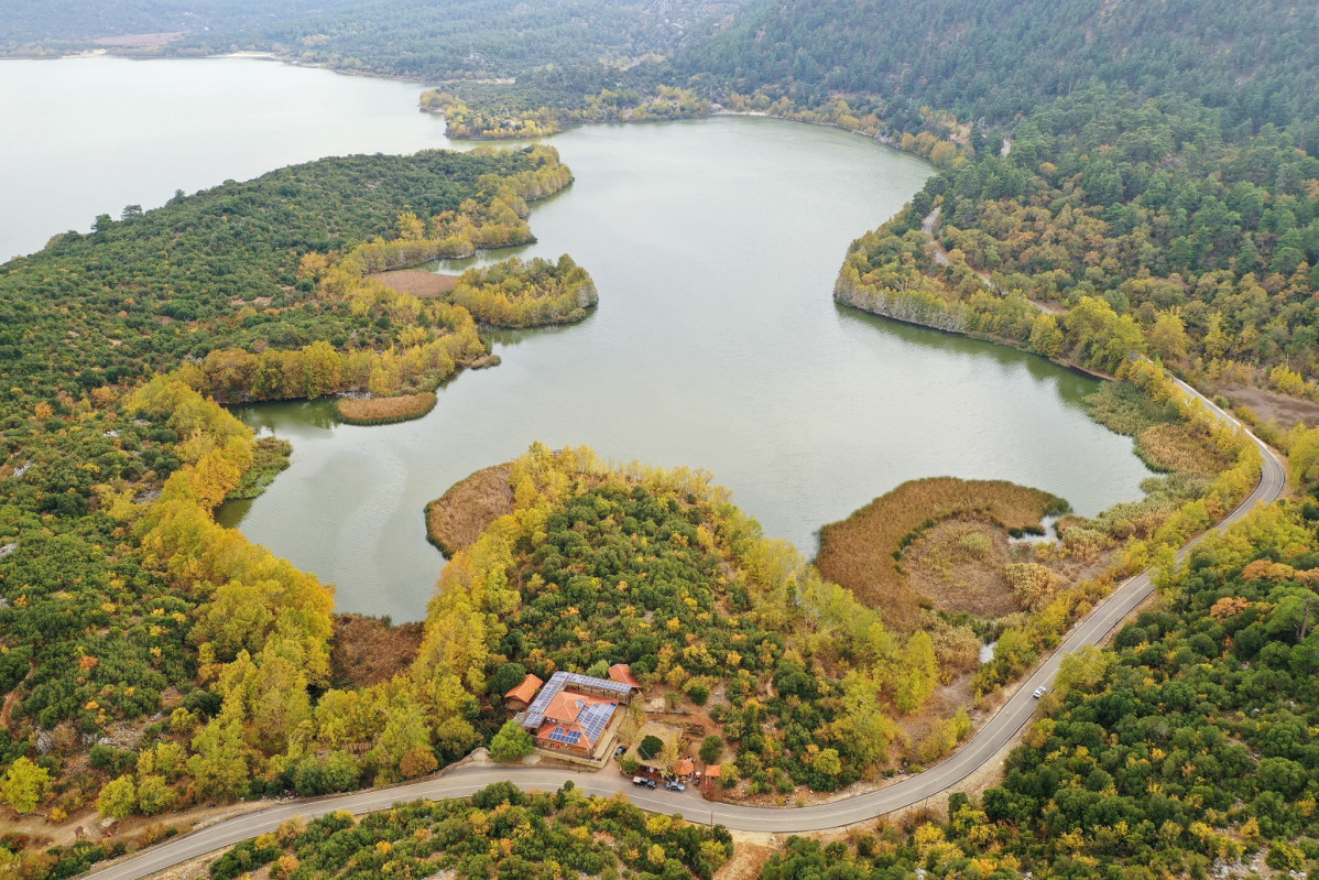 Isparta Kovada Lake National Park 5472x3648px (2) (1)