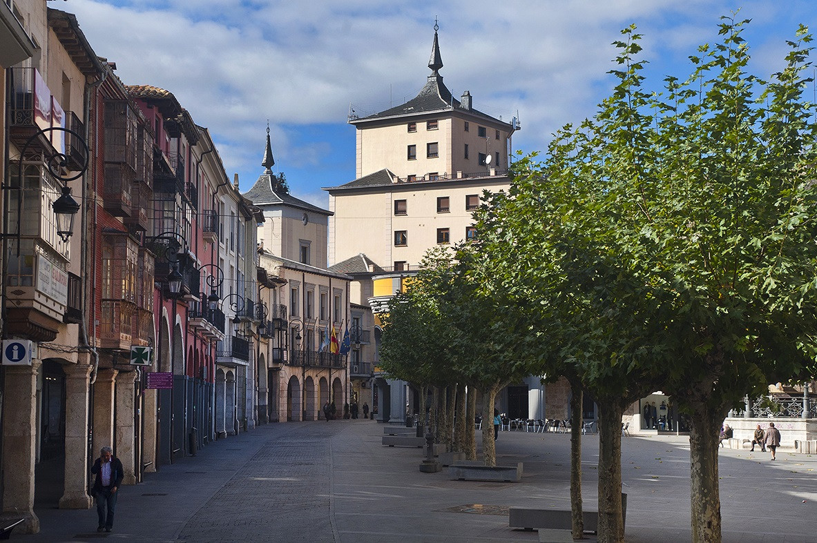 Arande del Duero, Plza mayor,  foto Miguel Angel Munoz Romero RVEDIPRESS016