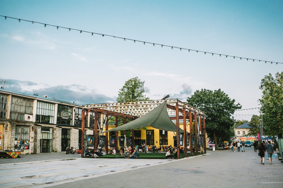 Outdoor gallery and chill area in Telliskivi Creative City Rasmus Jurkatam