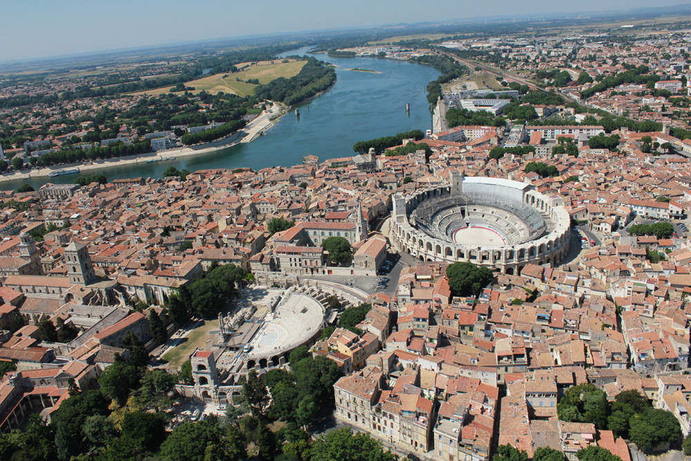 Arles vue aerienne theatre antiqueu00a9B. Levet