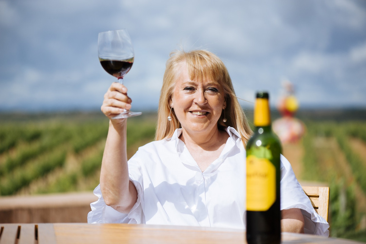 WINEMAKERS ELENA ADELL CURRENT 318