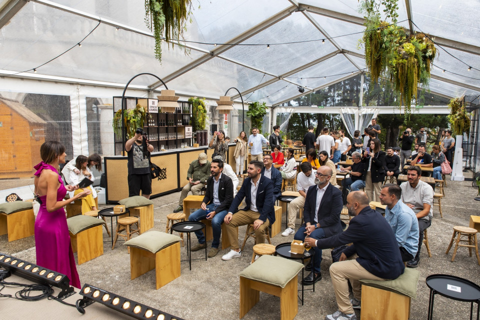 Inaguracion del jardin de la cerveza, en A Cornha