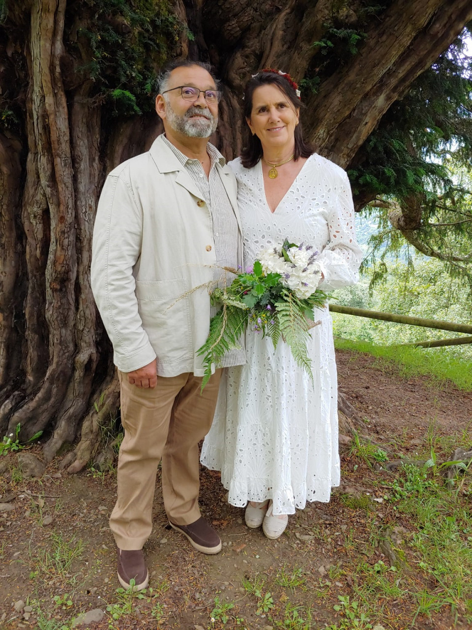 Jose Luis e Isabel junto al Texu de Bermiego