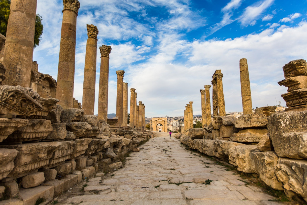 Colonnaded Street 20