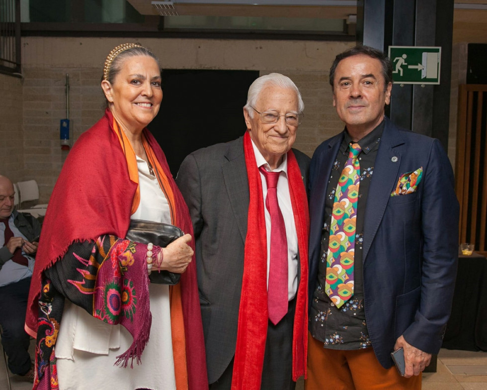 MARÍA CARRETERO  & DOMINGO DE FAMARA .60 ANIVERSARIO MENSAJEROS DE LA PAZ