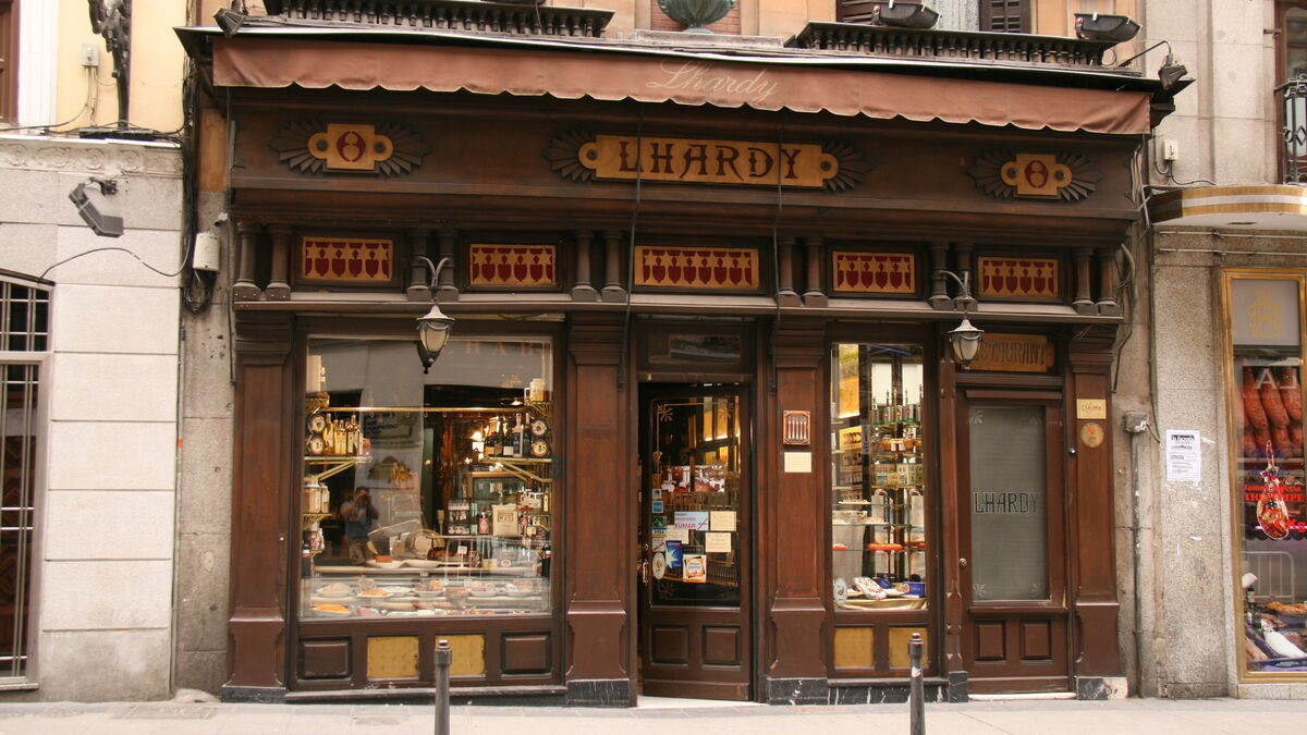 Fachada restaurante Lhardy