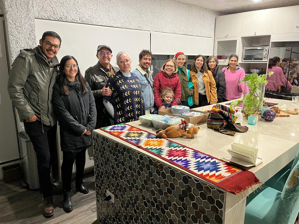 Artistas hidrocálidos en casa de los animadores culturales Pilar y Carlos