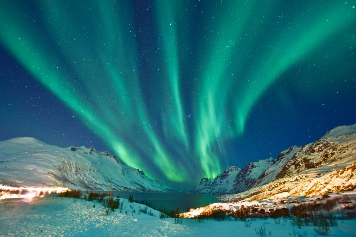 Norway northern tromso surrounds with aurora istk 1600x0 c bottom