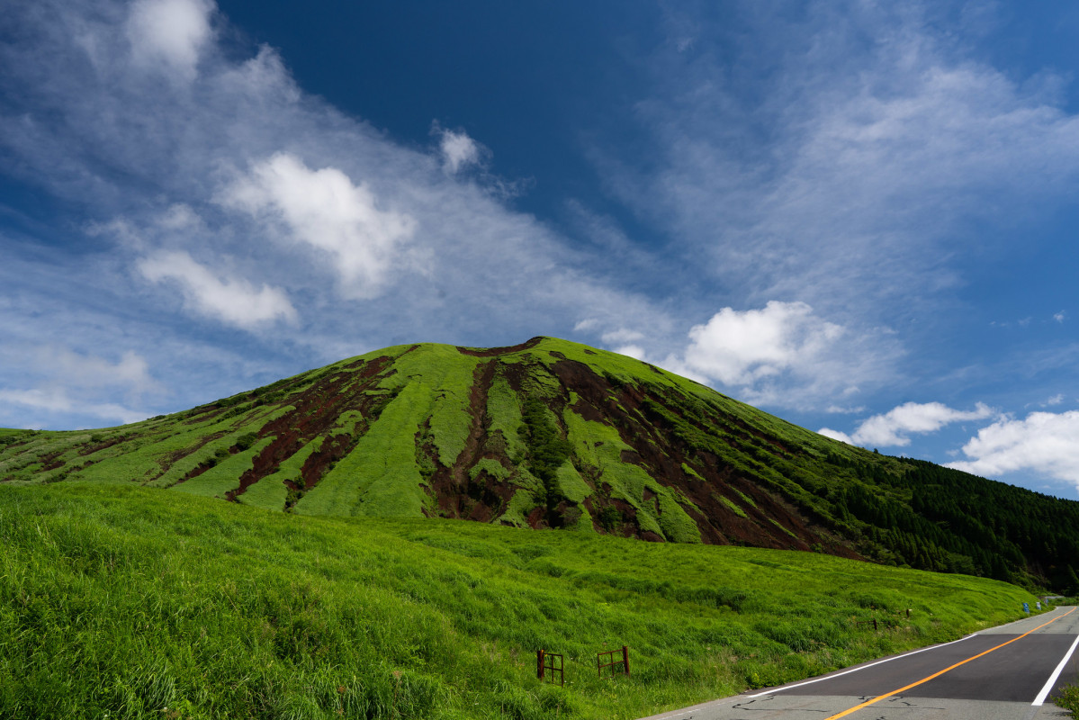 Aso Grass  u00a9Big Ben in Japan