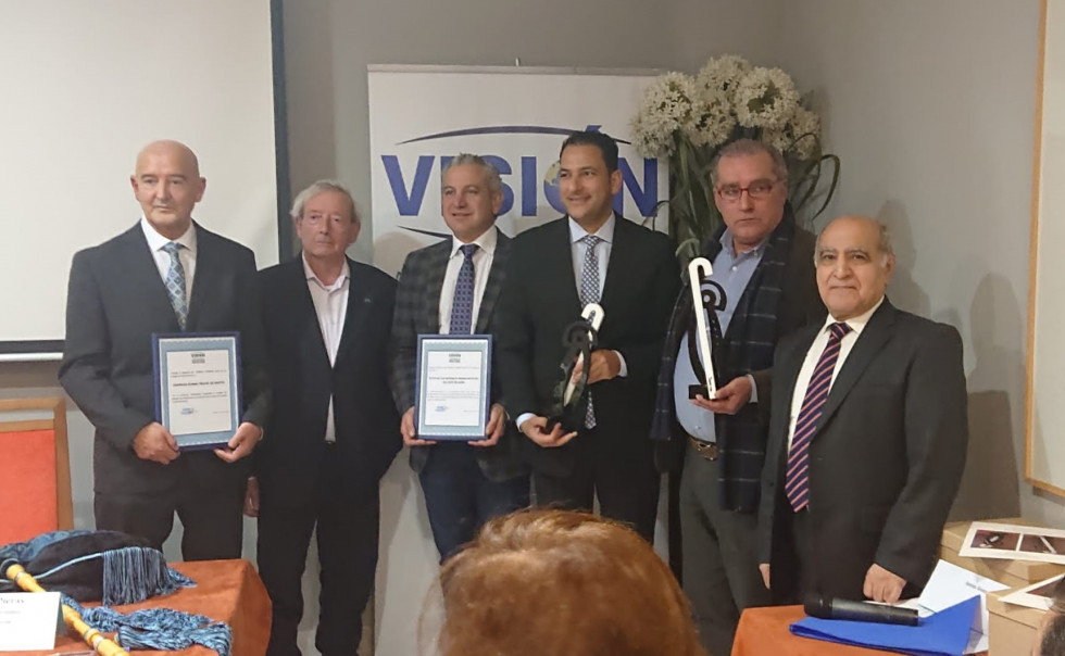 Foto de familia de los premiados