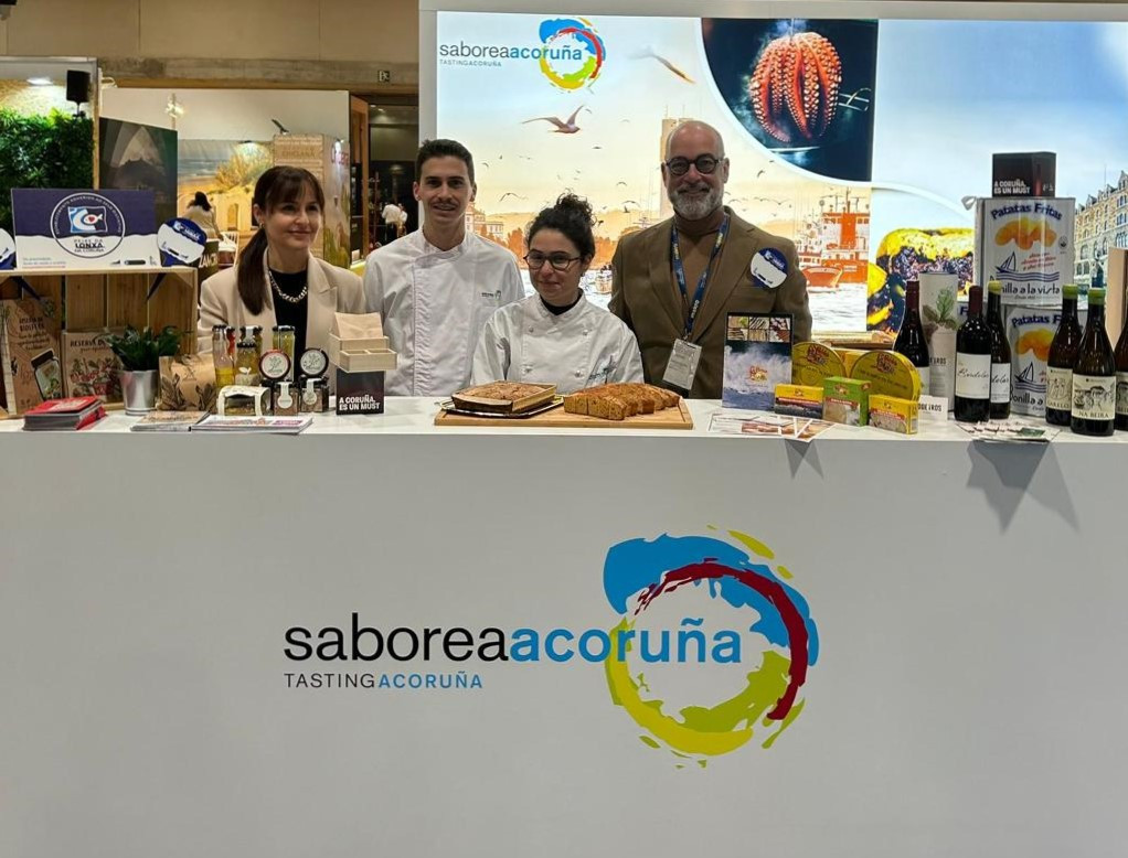 Susana Fernu00e1ndez (Turismo), GonzaloCotelo y SheilaBarbeito (cocineros), Moisu00e9s Jorge Naranjo, gerente ConsorcioTurismo, hoy en Madrid Fusiu00f3n