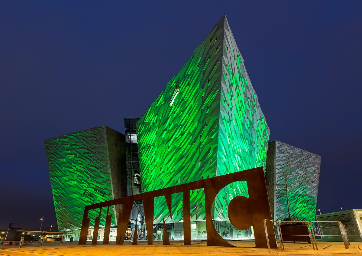 Fachada del museo Titanic Belfast @TURISMO DE IRLANDA DEL NORTE