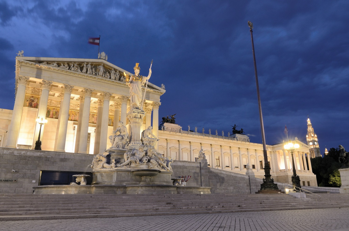 Wien Parlament 03