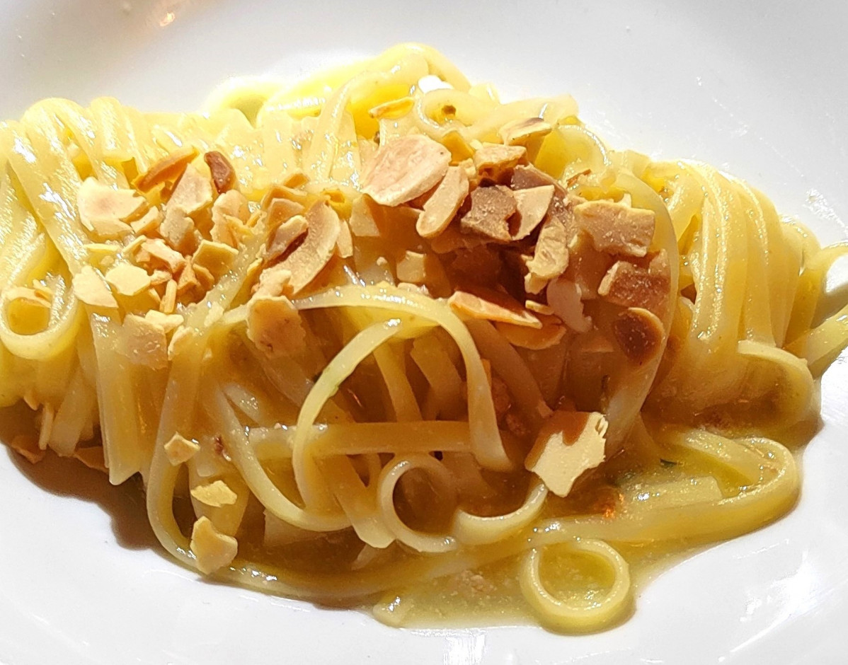 Linguini con bottarga y ralladura limu00f3n de Ozio Gastronomico