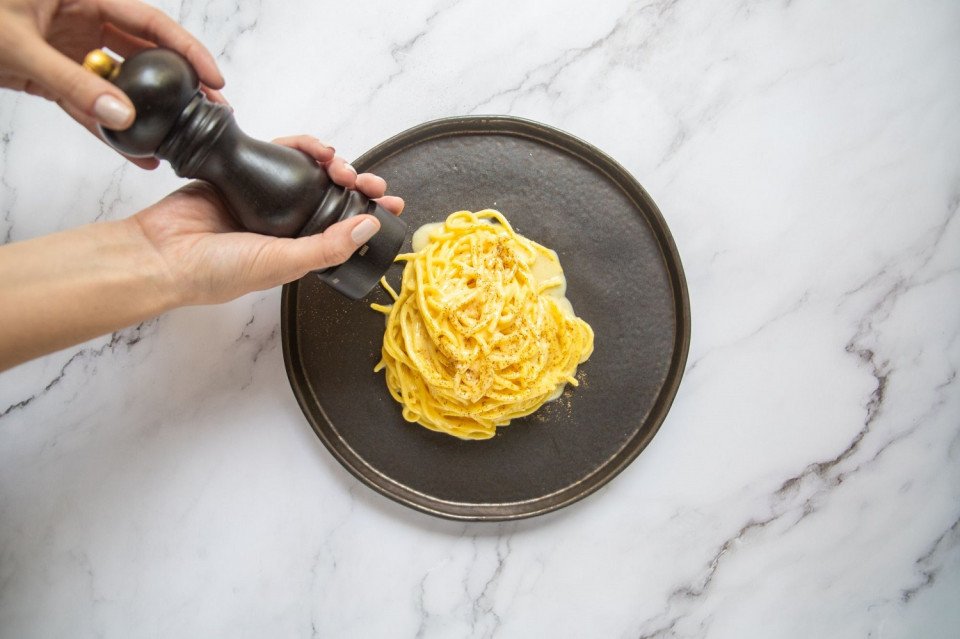 Spaghetti a la carbonara de Lettera Trattoria Moderna