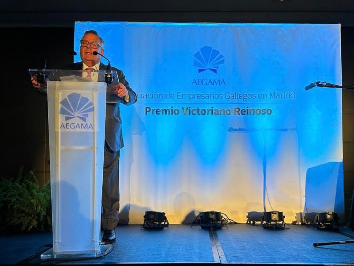 Julio A,ncoechea, durante su laudatio
