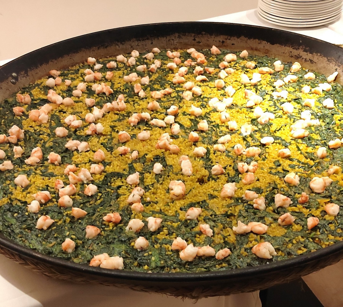 Paella de espinacas y gambu00f3n