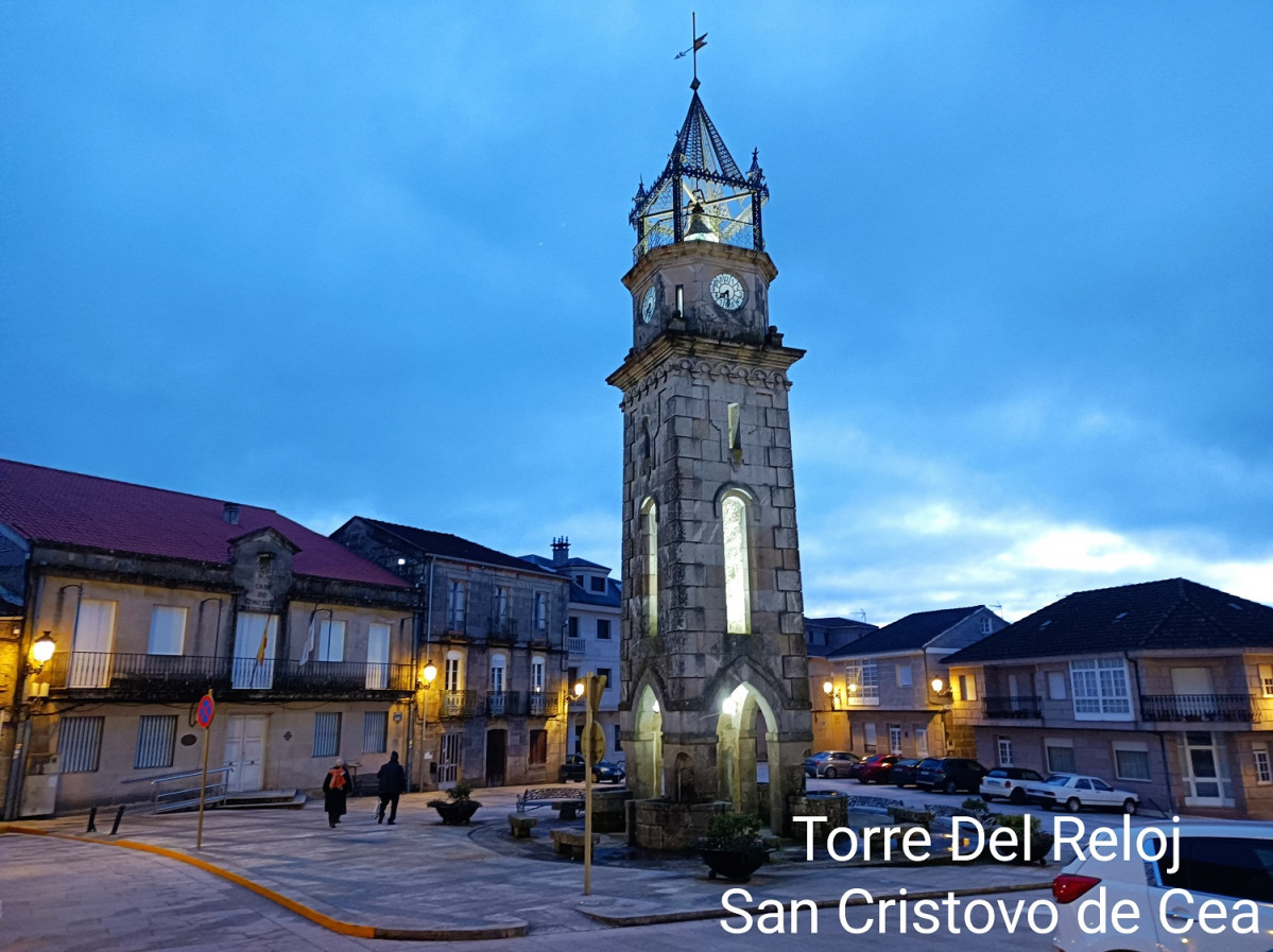 Cea, Plaza del Reloj