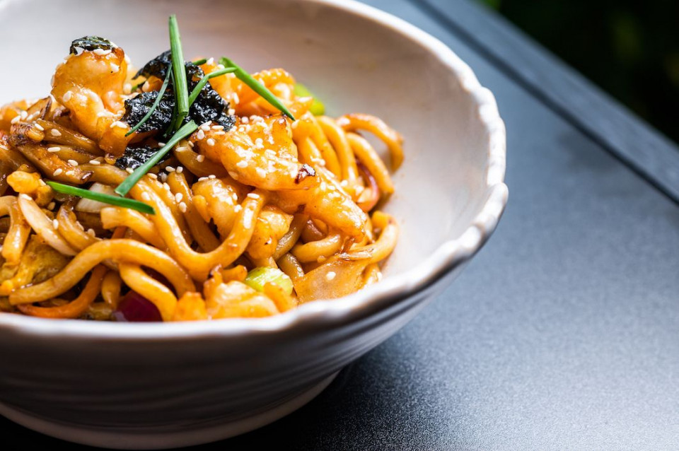 Udon con slachichas