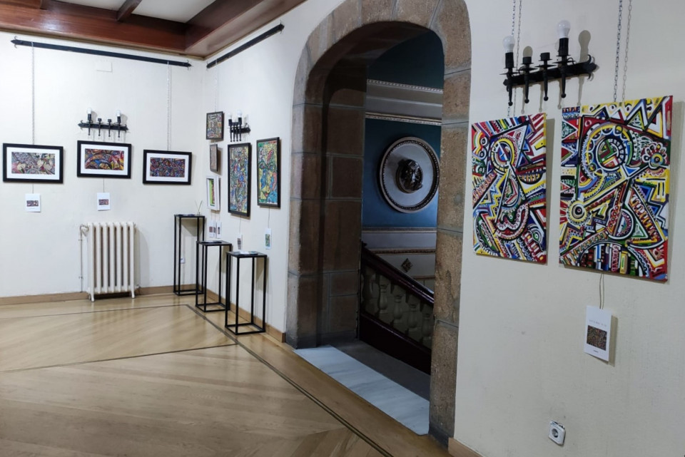 Obras de distinto formato de Carina, en el Liceo de Ourense