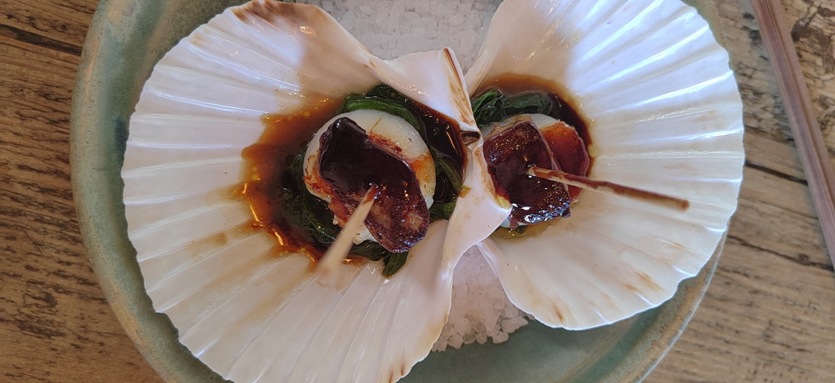 Pincho de vieira de Far Nomo