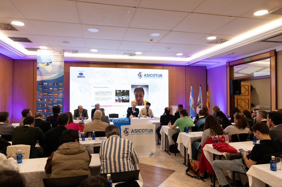 Instantanea de la Primera ponencia del Taller